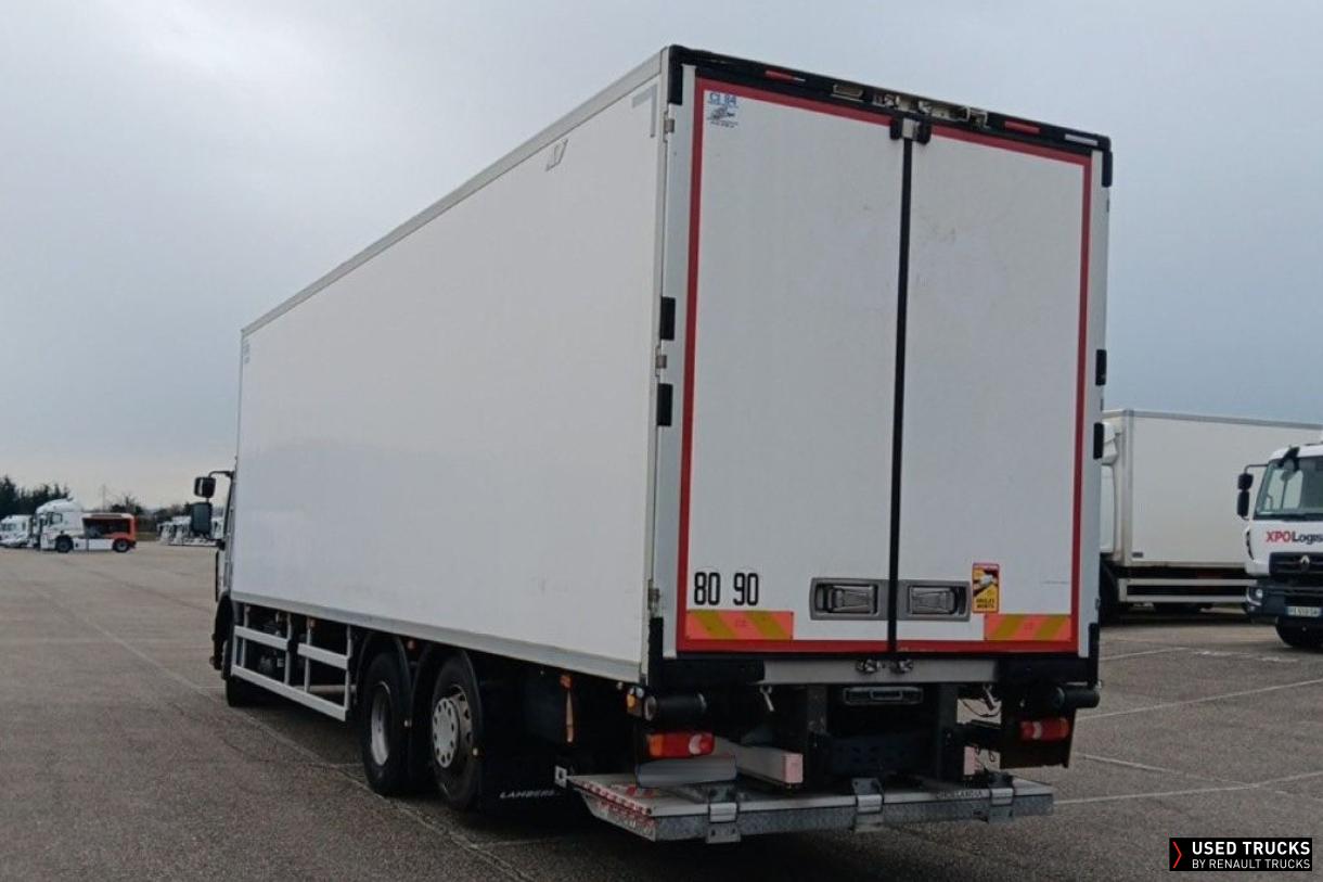 Renault Trucks D Wide 320
