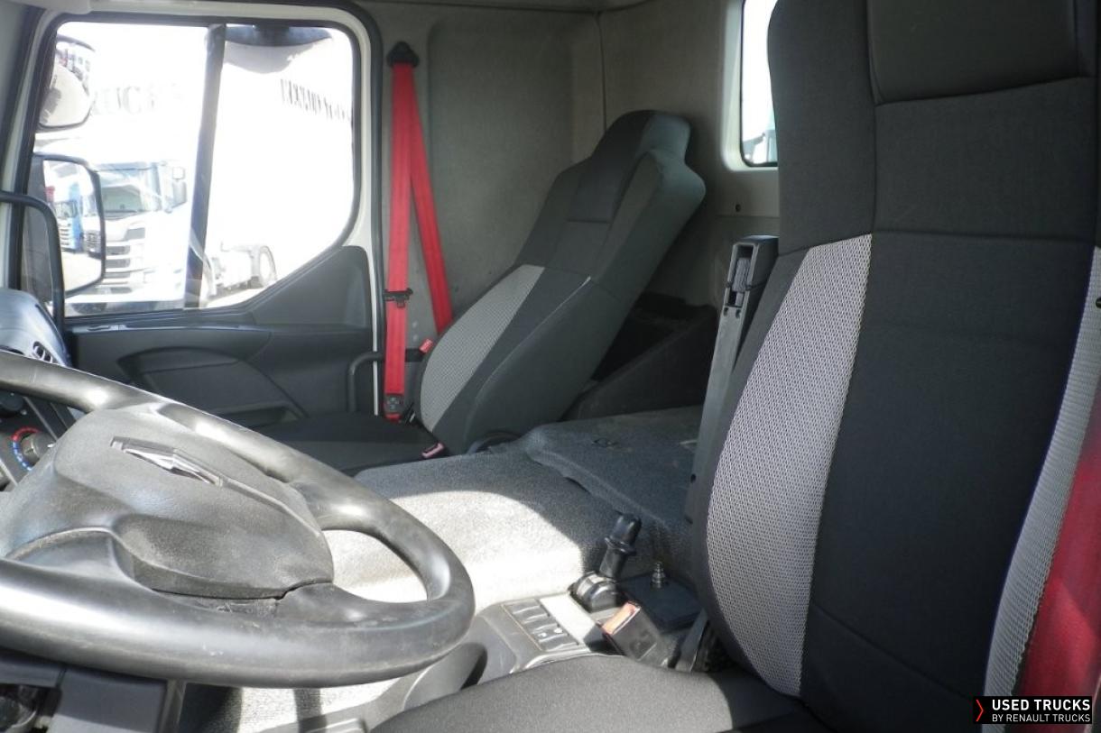 Renault Trucks D Wide 320