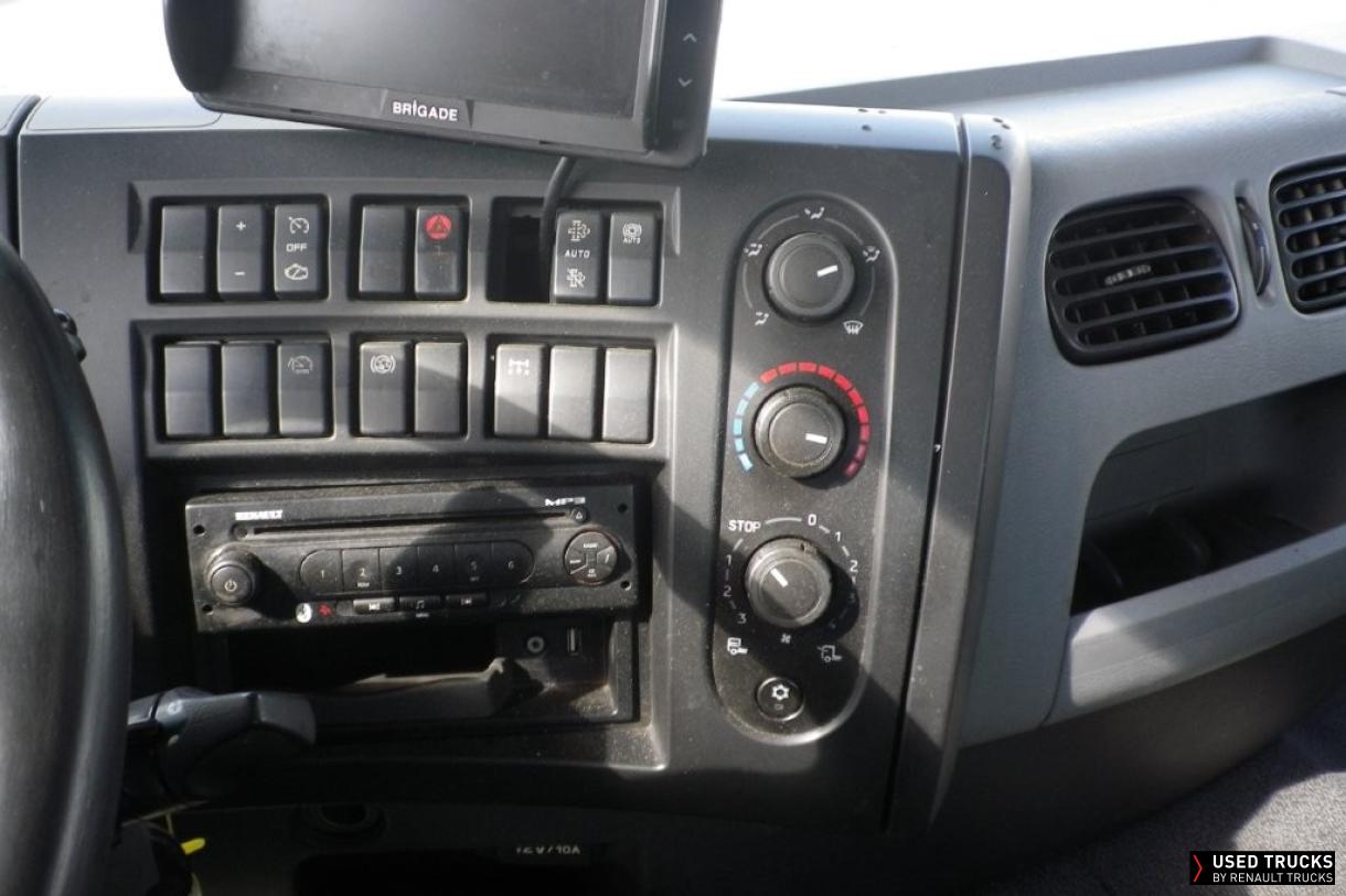 Renault Trucks D Wide 320