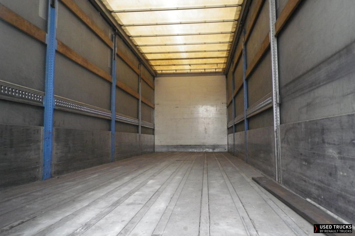 Renault Trucks D Wide 320