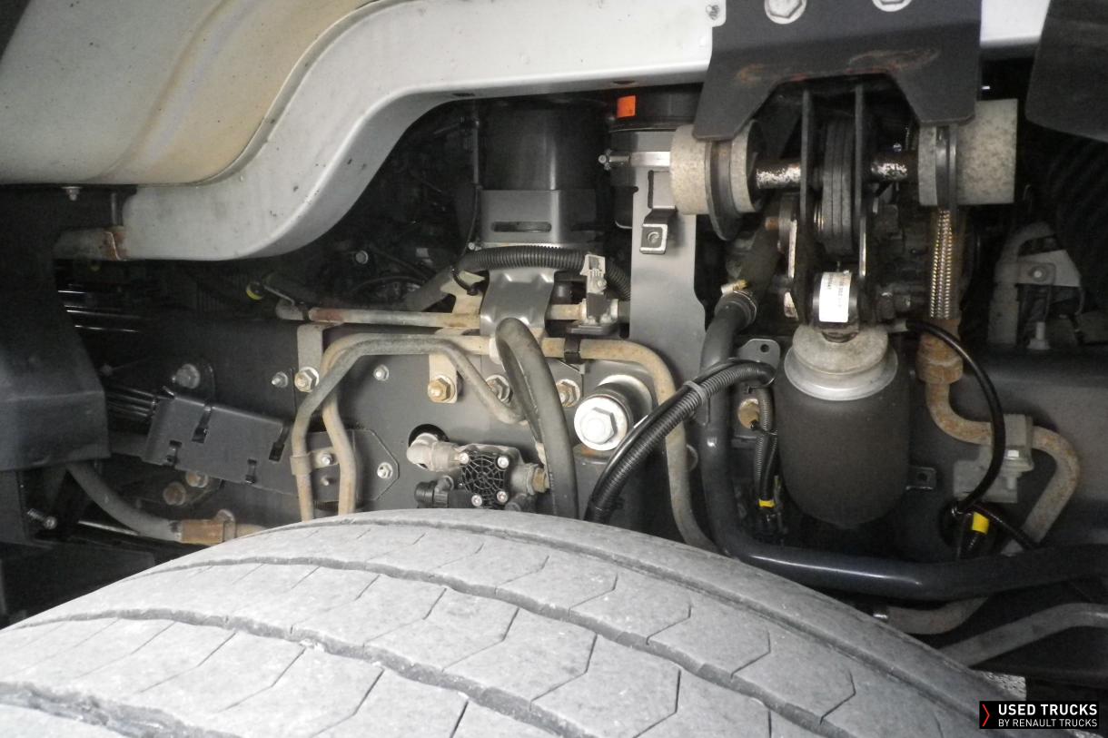 Renault Trucks D Wide 320