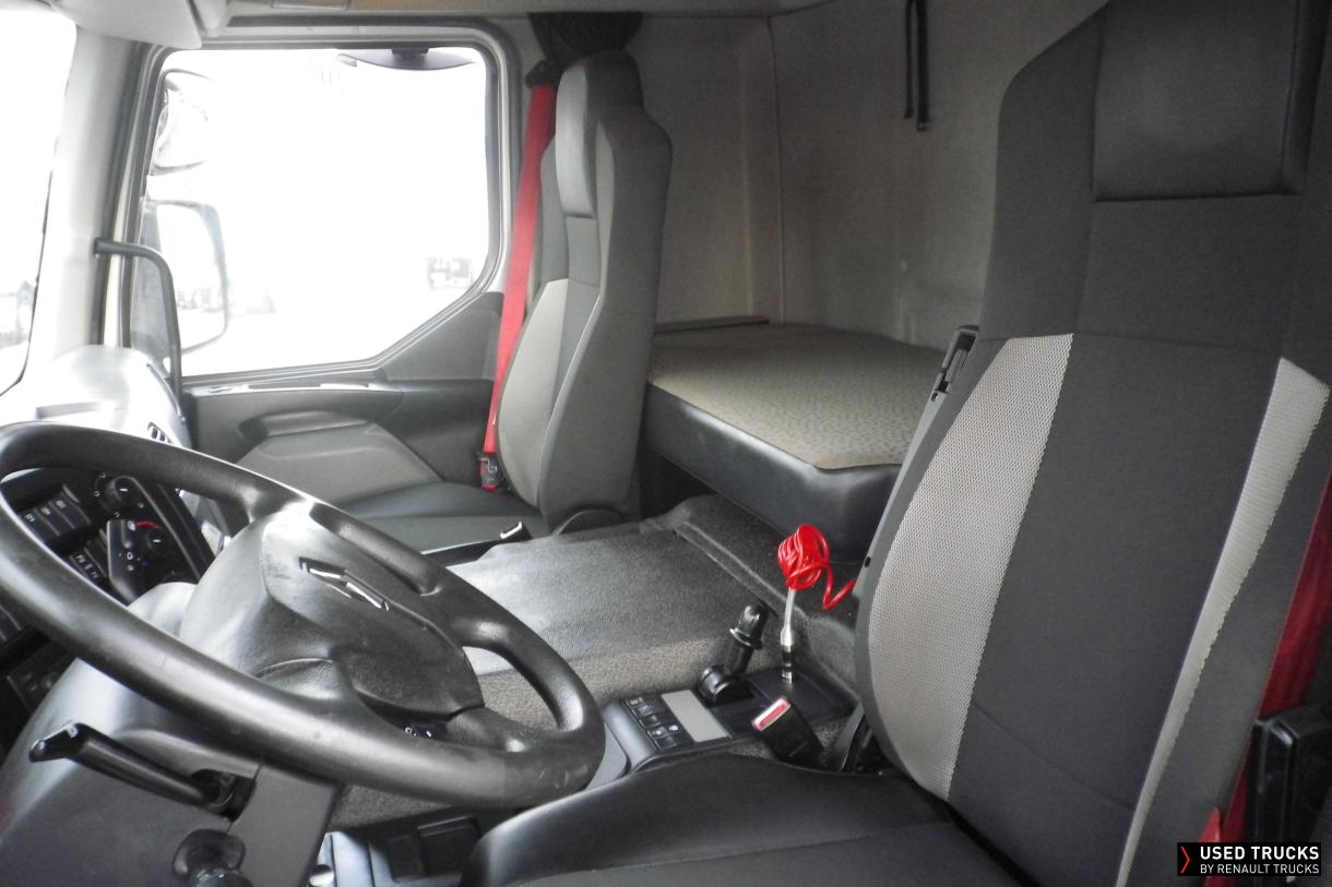 Renault Trucks D Wide 320