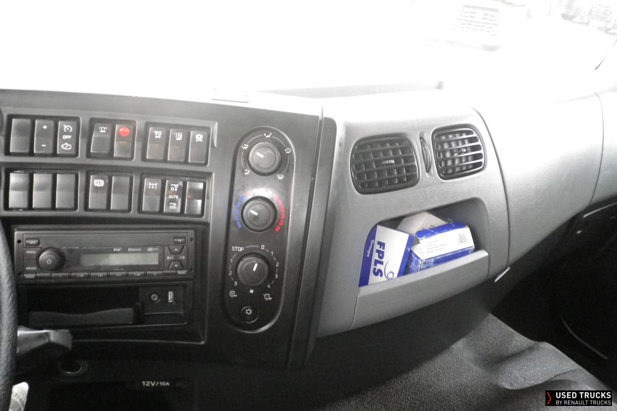 Renault Trucks D Wide 320