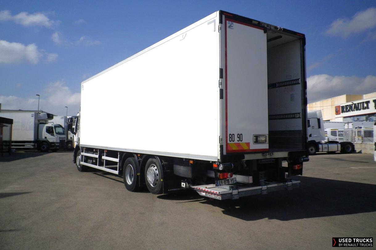 Renault Trucks D Wide 320